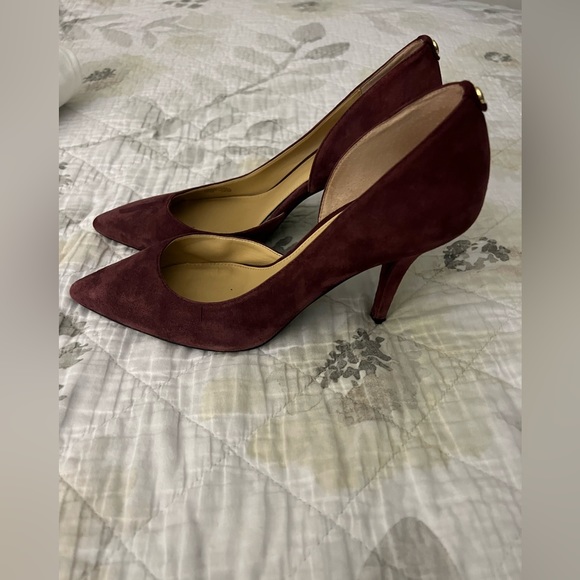 MICHAEL KORS Heels Size 9 Maroon Wine Pointed Toe - Picture 2 of 5